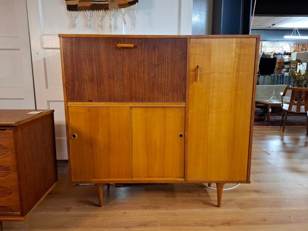 Vintage secretaire wandkast wandmeubel teak kast
mid century, .., Vintage mid century design jaren 60 70, Zo goed als nieuw, ..
