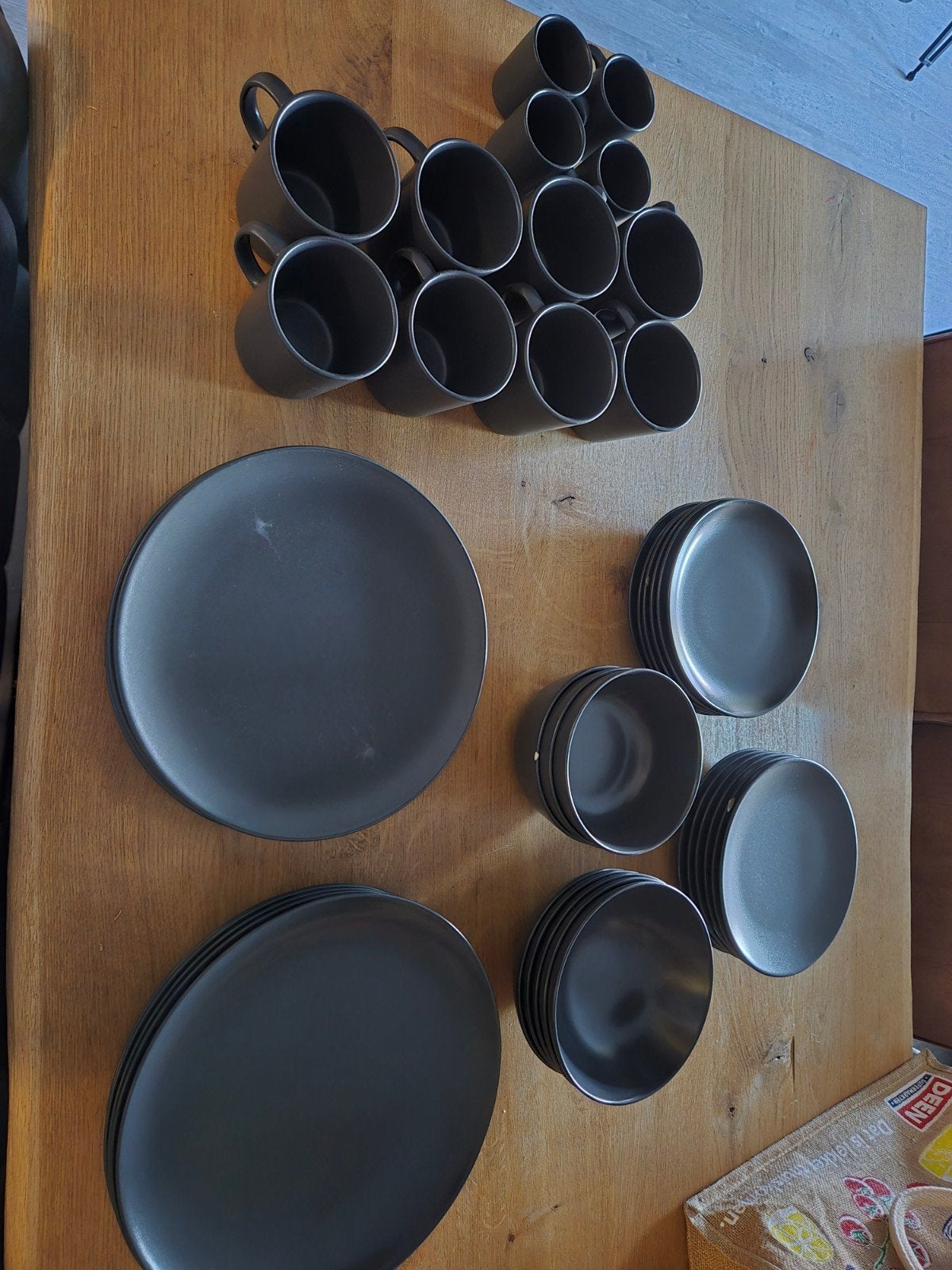 Servies - Mat Zwart - Zo goed als nieuw, Ophalen, Keramiek, IKEA, Zo goed als nieuw