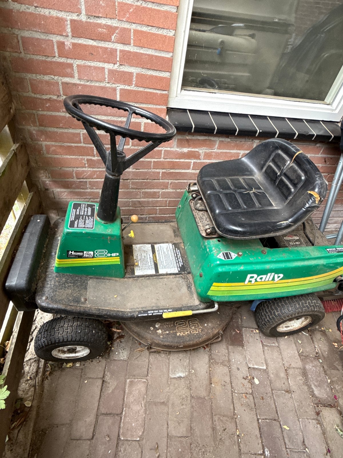Rally zitmaaier 8PK Briggs & Stratton 26 inch cut, Tuin en Terras, Grasmaaiers, Ophalen, Cirkelmaaier, Gebruikt, Benzine-grasmaaier