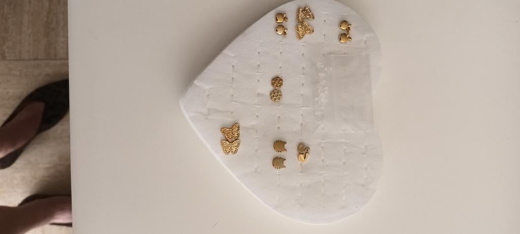 Kleine goudkleurige oorbelletjes, Ophalen of Verzenden, Nieuw, Goud, Overige materialen