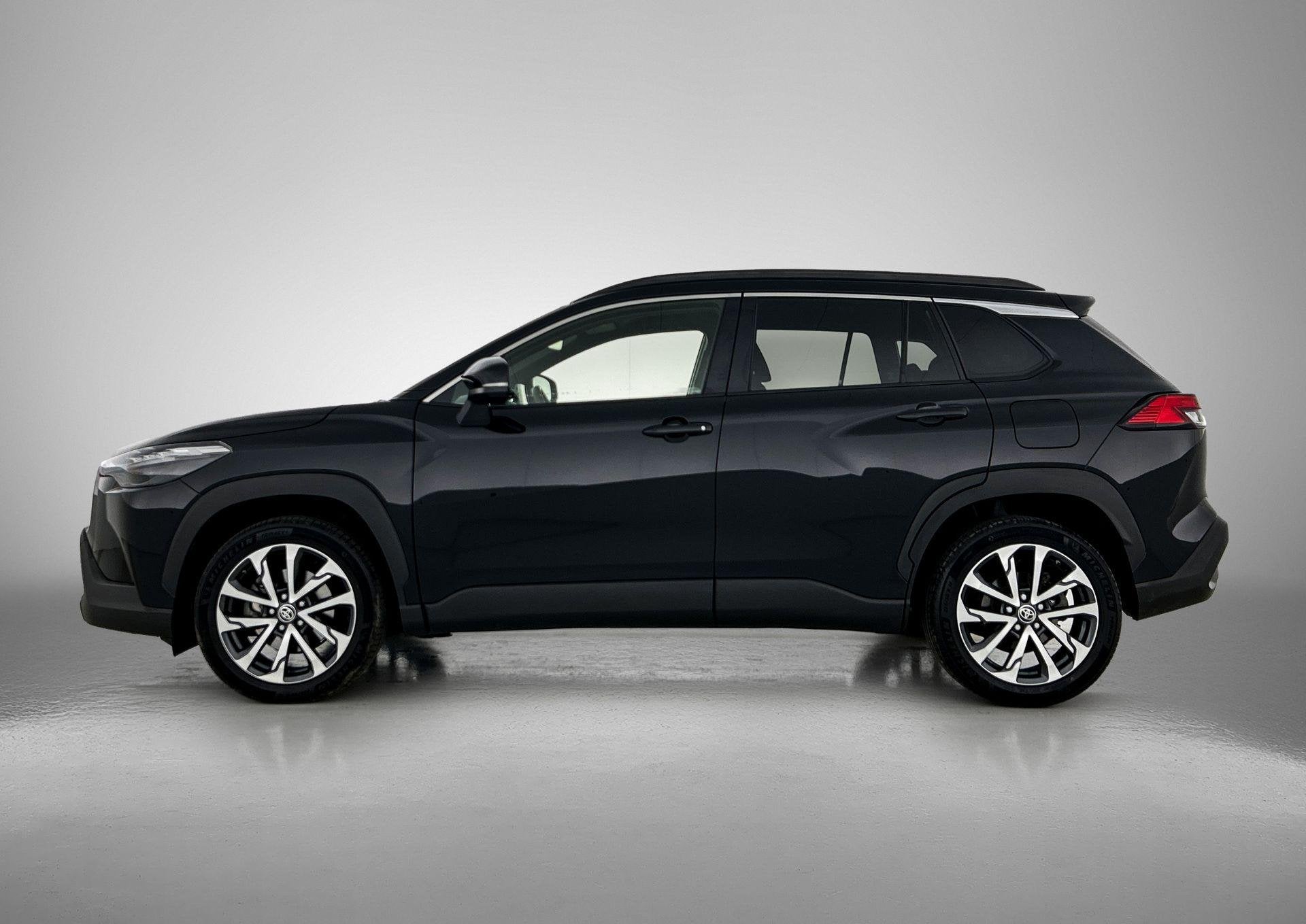 Toyota Corolla Cross Hybrid 140 Business Plus | Camera | Aut, Auto's, 12 maanden, Gebruikt, 4 cilinders, Leder en Stof
