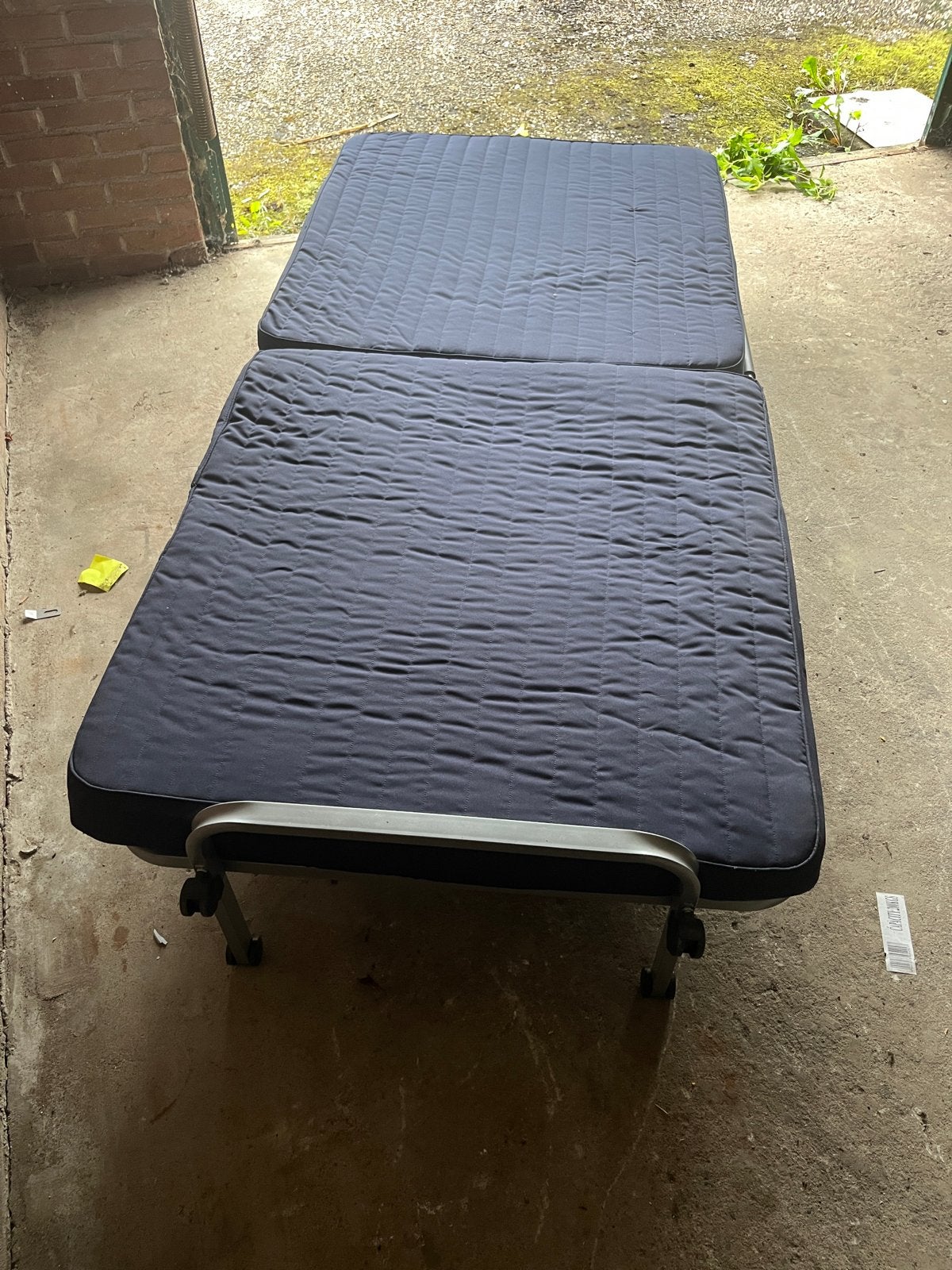 Nette blauwe slaapbank op wielen 200x90 cm, Ophalen, Gebruikt, 90 cm, Eenpersoons