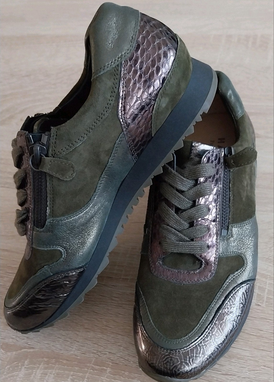 hassia sneakers nieuw! 6 = 39, Hassia, Nieuw, Ophalen of Verzenden, Sneakers of Gympen