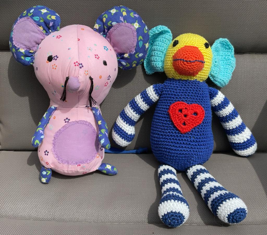 Handgemaakte poppen: gehaakte Coco en Rosie muis, Muis, Handgemaakt, Ophalen of Verzenden, Zo goed als nieuw