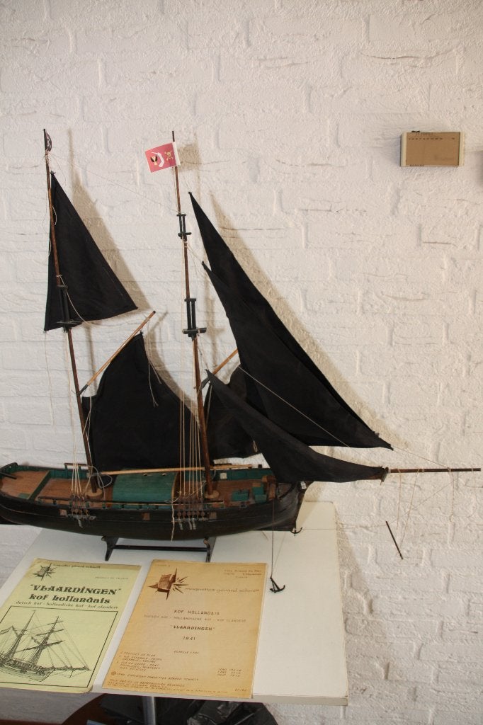 Houten modelbouwschip Hollandse KOF Vlaardingen 1:50, Ophalen, 1:32 tot 1:50