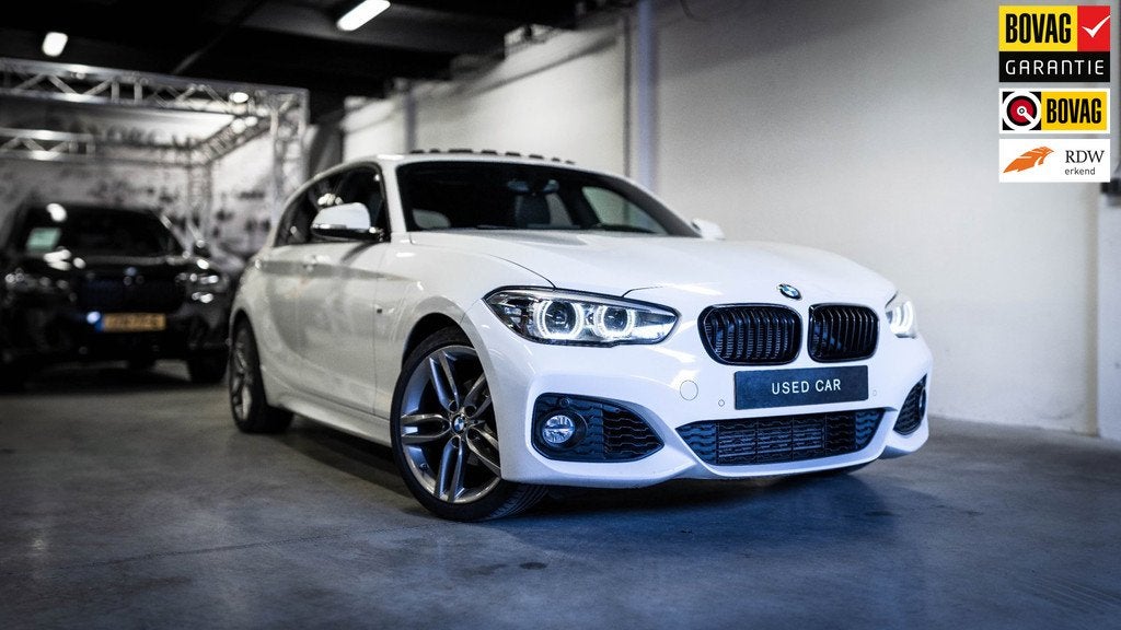 BMW 1-serie 118i Executive M-Sport Shadow|PANO|Memory|Dealer, Auto's, BMW, Gebruikt, Wit, Bedrijf, 650 kg