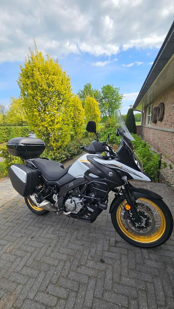 Suzuki V-Strom DL650 XTA wit, km 15525 ,bouwjaar 2021, ABS, 2 cilinders, Motorrijbewijs A, Gebruikt, Particulier
