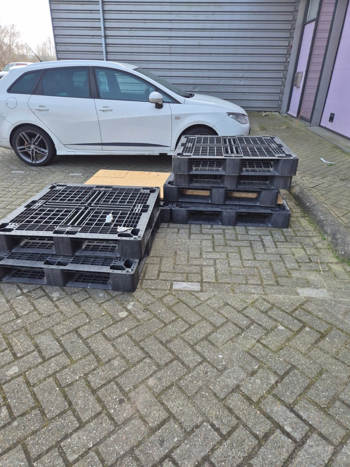Zwarte kunststof pallets - 10 stuks, Ophalen, Gebruikt, 100 cm of meer, 60 cm of meer