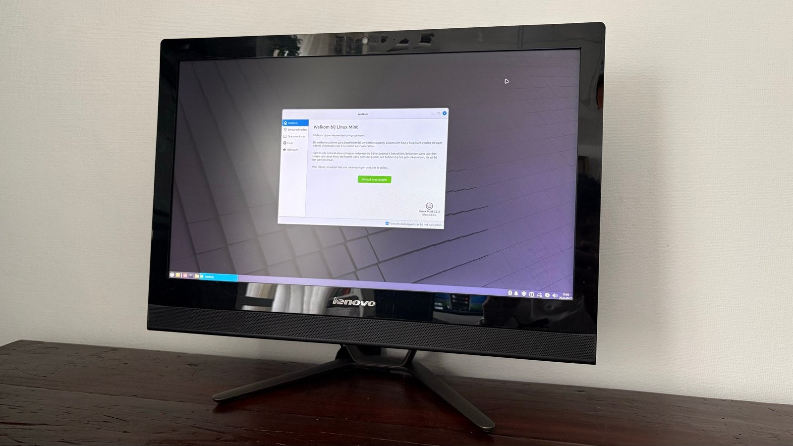 Lenovo C50-30 All-in-One PC - Linux Mint, 8GB RAM, 250GB SSD, Computers en Software, Desktop Pc's, Ophalen, Gebruikt, 8 GB, Minder dan 2 Ghz