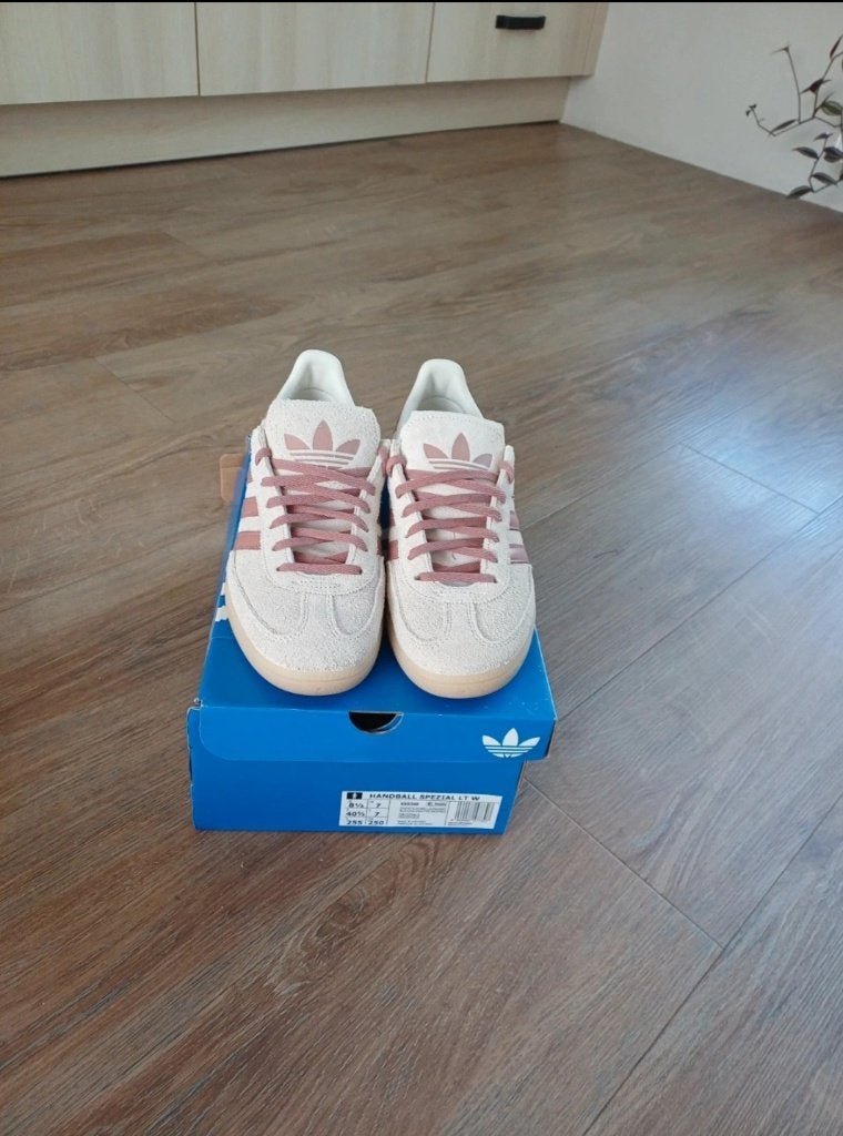 adidas Originals Handball Spezial LT Women's, Kleding | Dames, Schoenen, Ophalen, Adidas, Beige, Sneakers of Gympen