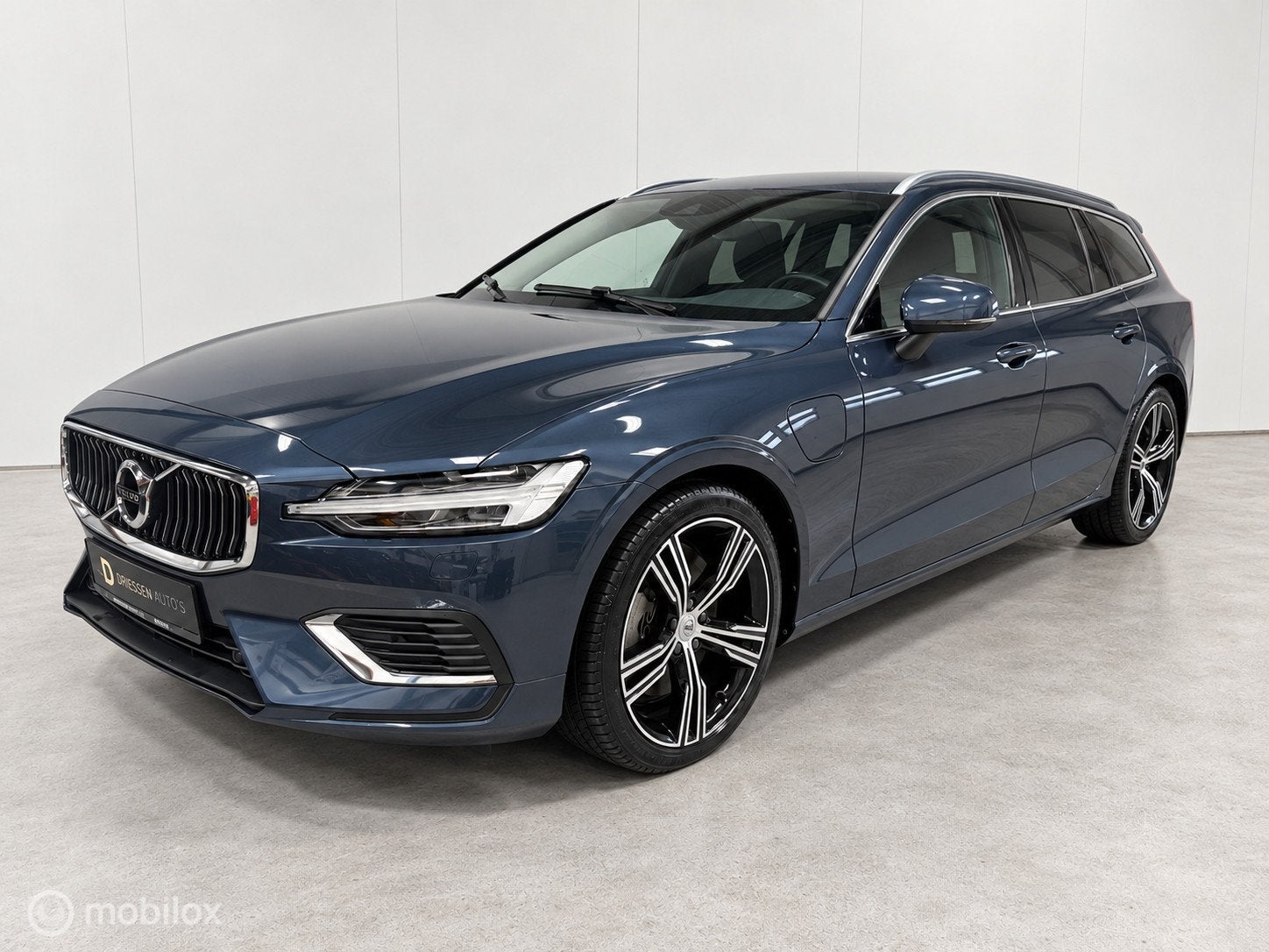 Volvo V60 2.0 T6 Plug-in hybrid AWD Plus Bright LONG RANGE, Automaat, Gebruikt, 4 cilinders, 1969 cc