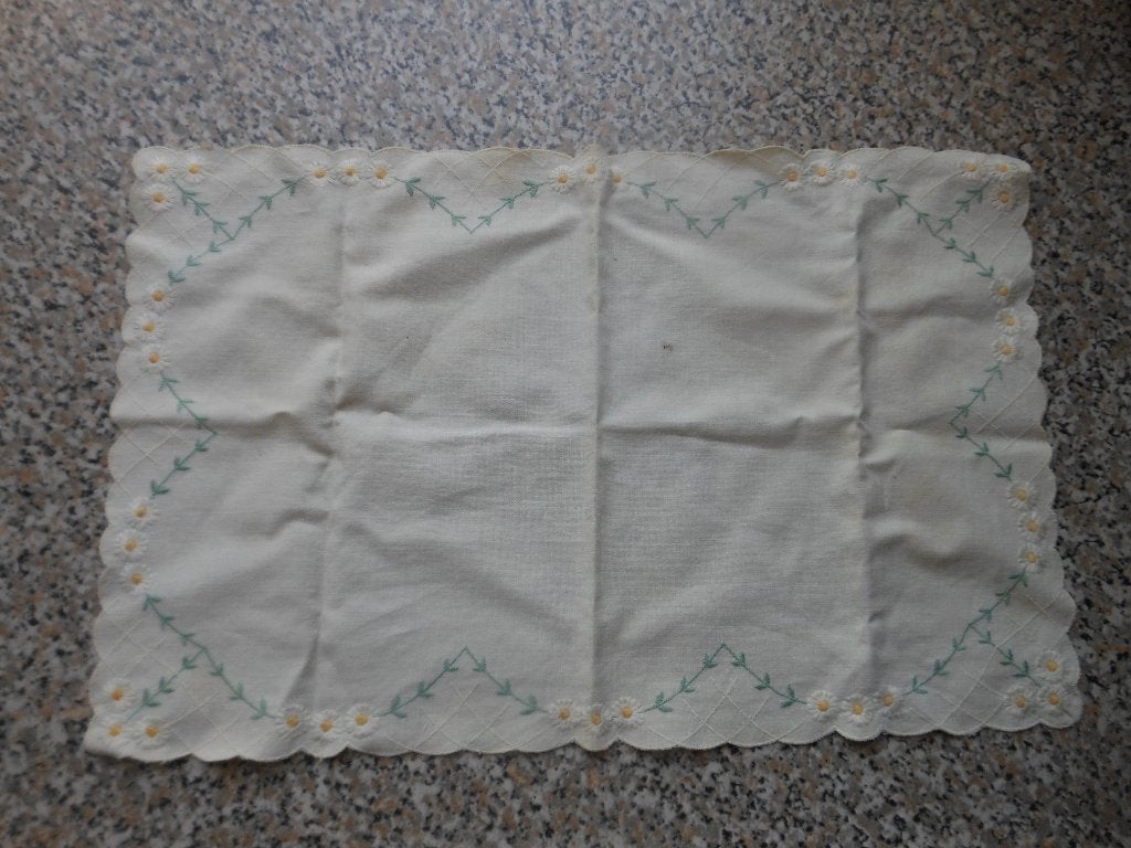 Vintage geborduurde doekjes, ook los te koop, Ophalen