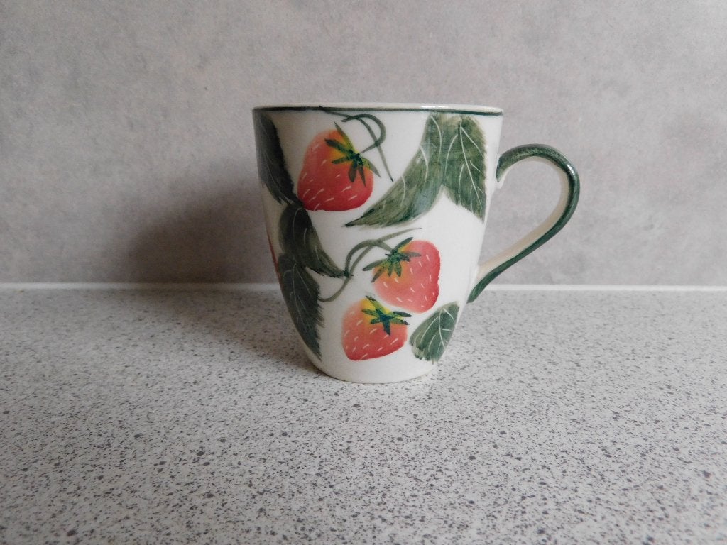 Senseo Mok 150 ml. Aardbei A Vic's Handpainted, Overige merken, Zo goed als nieuw, Overige stijlen, Porselein