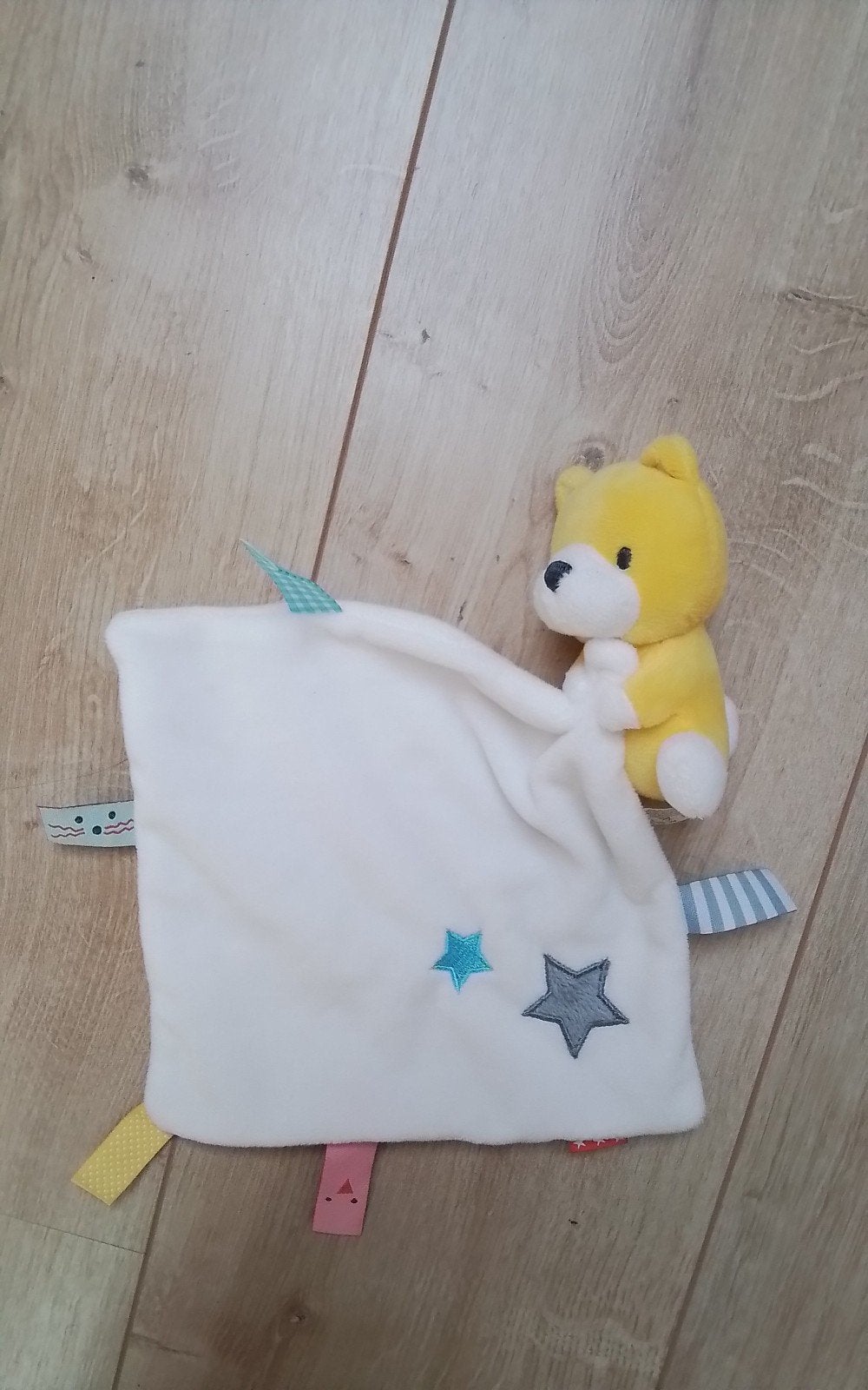 Knuffeldoekje met beer en labeltjes., Ophalen of Verzenden, Nieuw, Beer