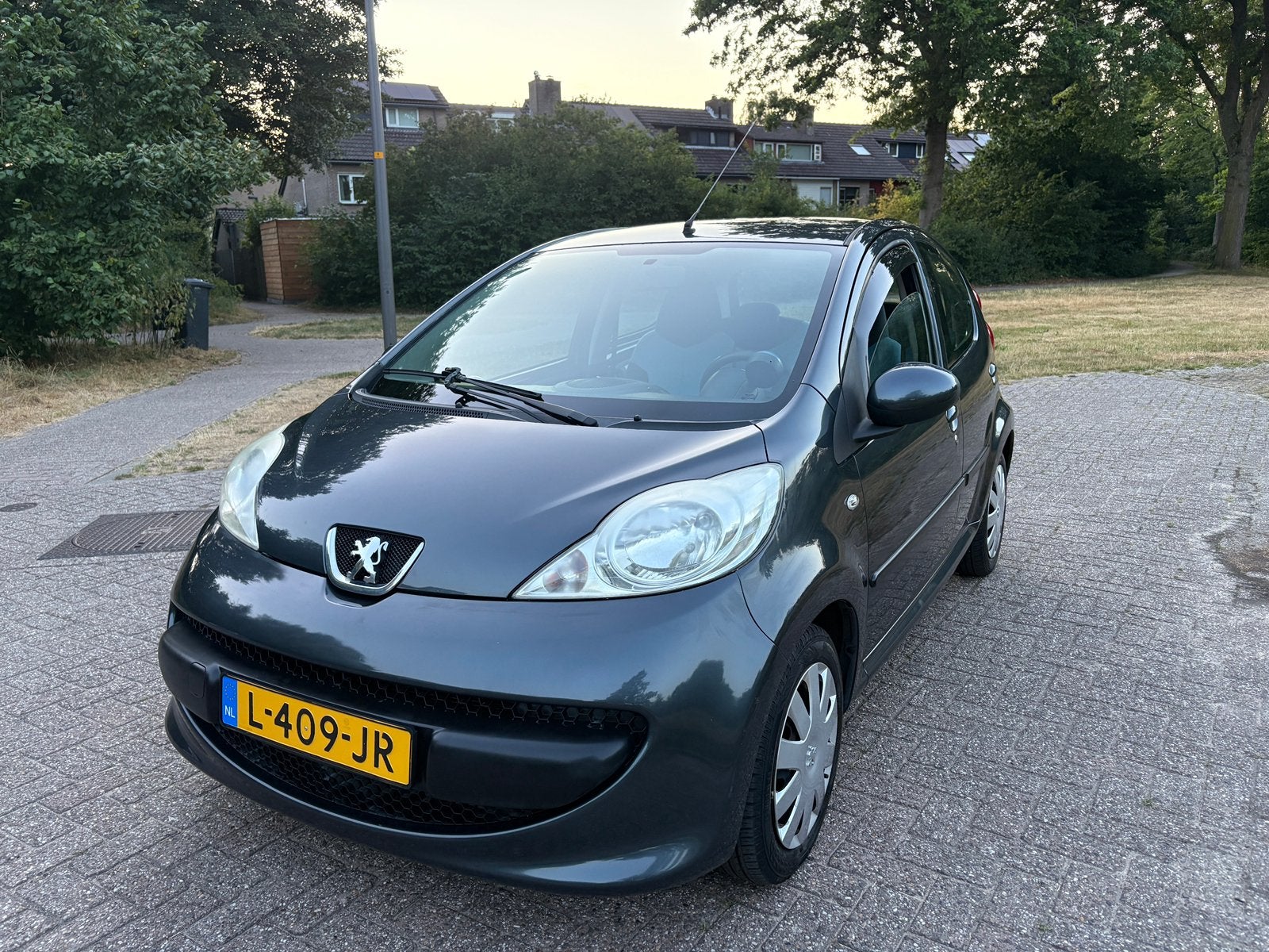 Peugeot 107 1.0 12V 5DR 2008 Grijs AIRCO NIEUWE APK !!!, Auto's, Voorwielaandrijving, Metallic lak, 4 stoelen, 68 pk