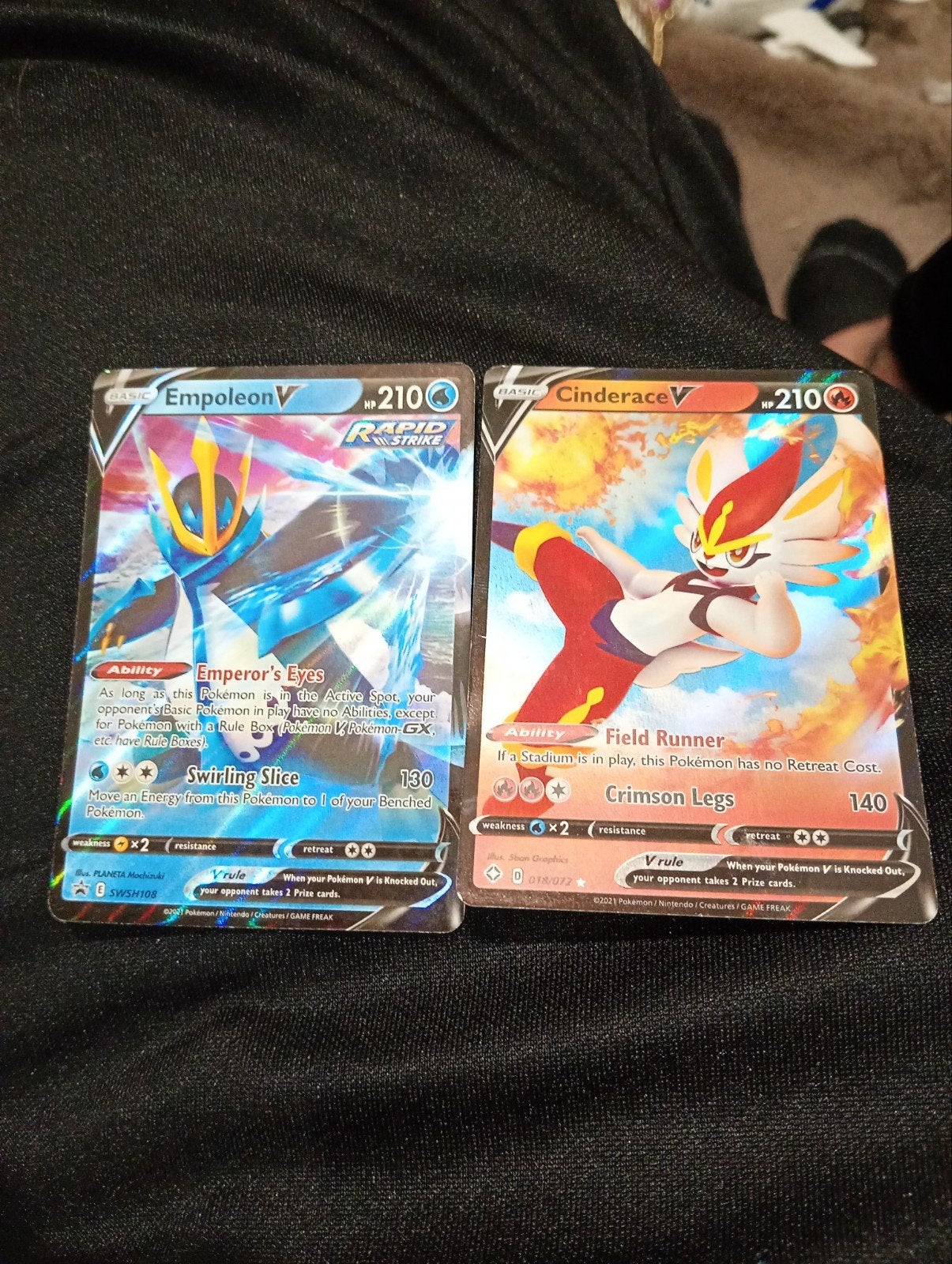 Pokémon Kaarten: Empoleon V & Cinderace V, Ophalen of Verzenden, Zo goed als nieuw, Meerdere kaarten, Foil