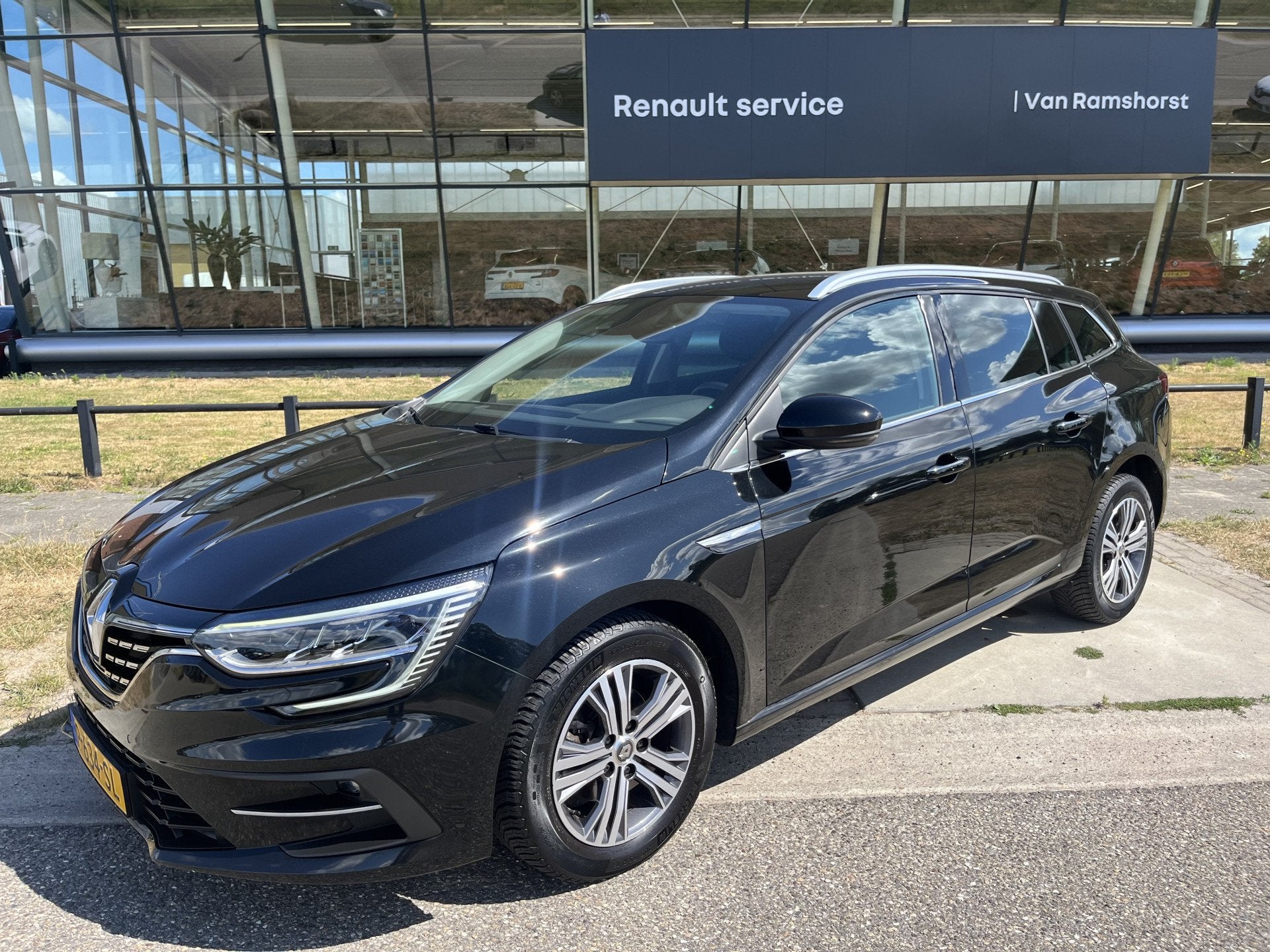 Renault Mégane Estate 1.3 TCe 141PK Intens / Automaat / Par, Auto's, Renault, Stof, Gebruikt, 4 cilinders, 1283 kg