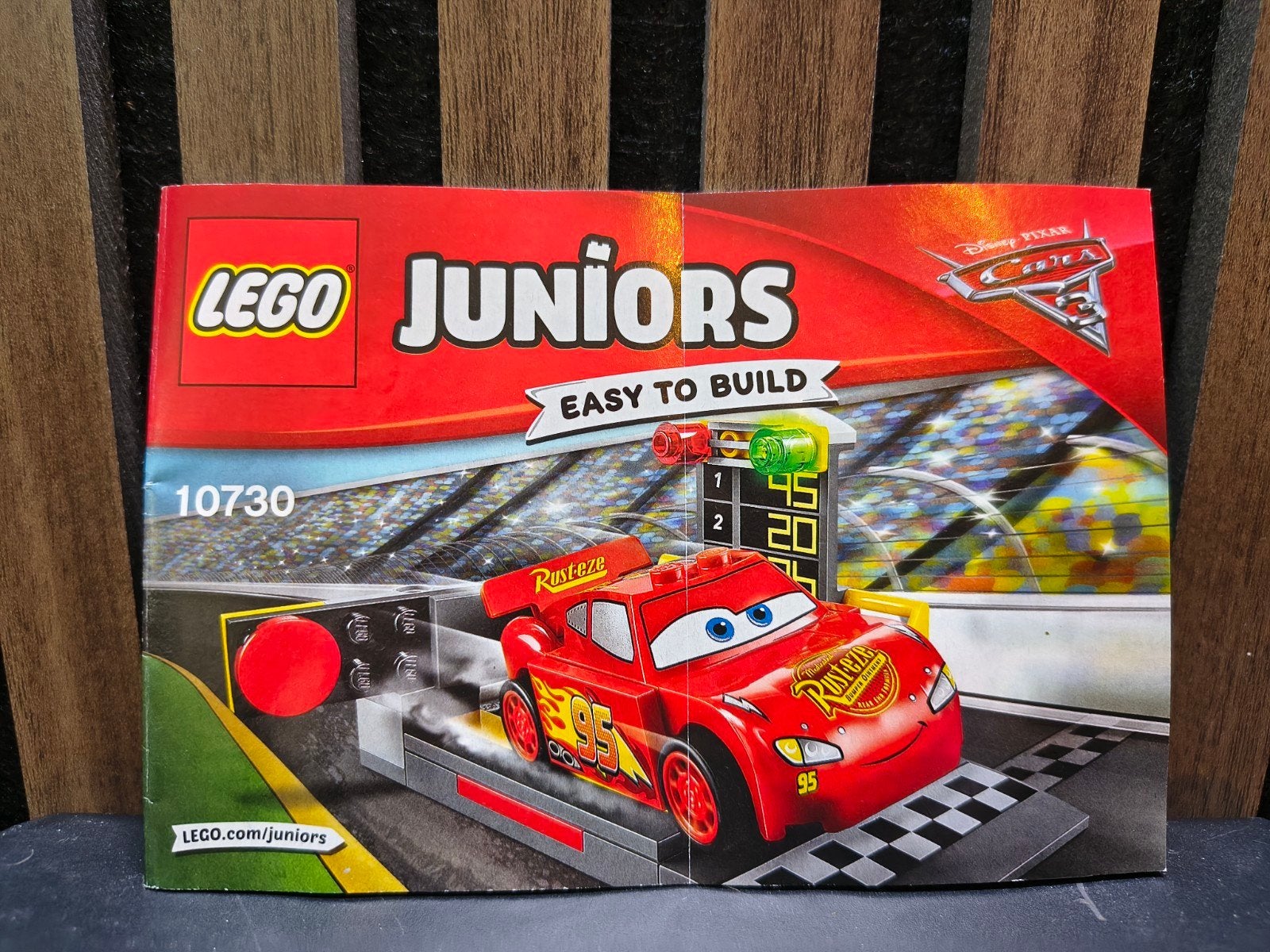 LEGO Juniors Cars 3 Bliksem McQueen Racebaan (10730), Ophalen of Verzenden, Zo goed als nieuw, Overige merken