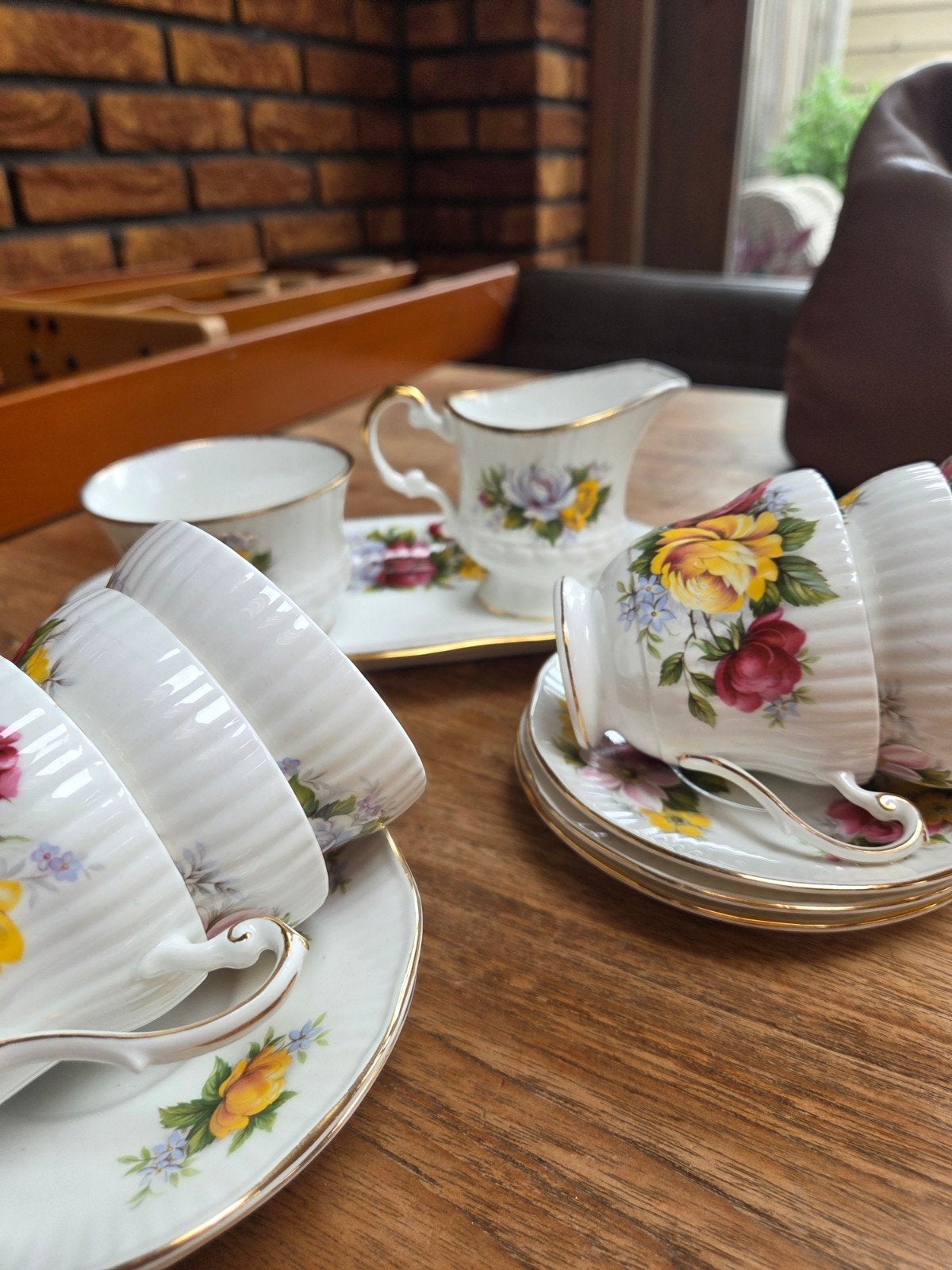 Vintage Royal Minster & Queen's theeservies - Bloemen, Ophalen