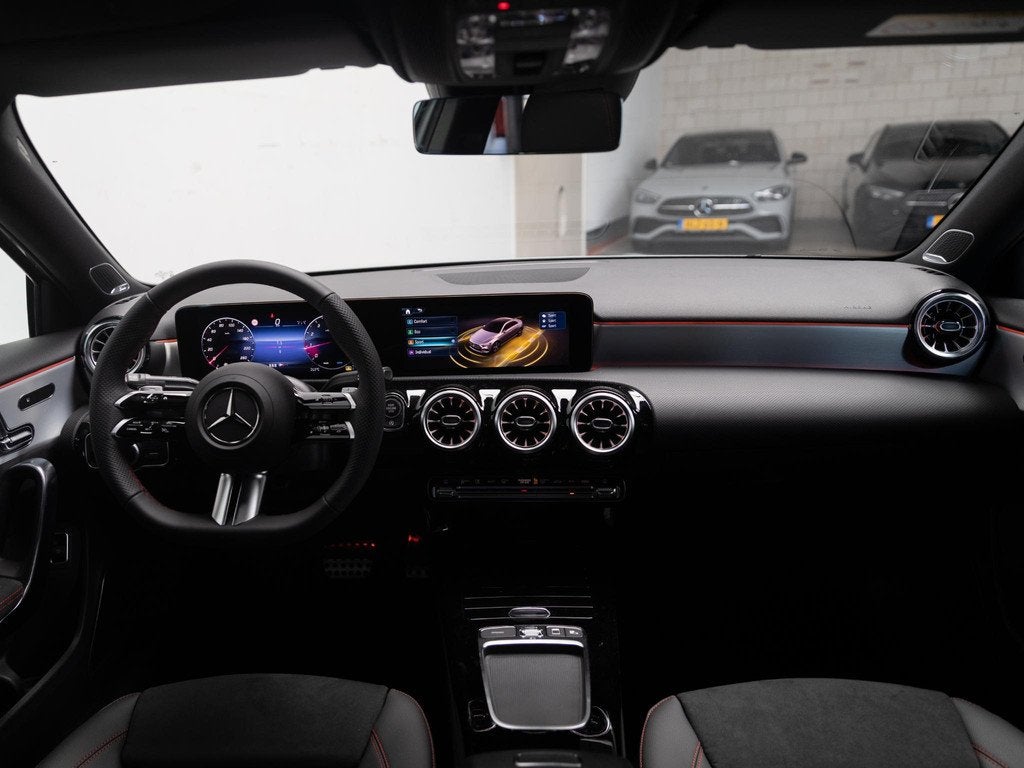 Mercedes-Benz A-Klasse Limousine 180 Business Solution AMG P, Gebruikt, Origineel Nederlands, Bedrijf, Sedan