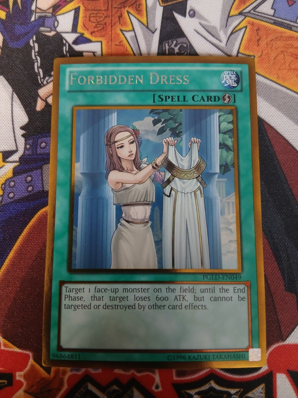 Forbidden Dress - Gold Rare PGLD - Yu-Gi-Oh, Ophalen, Zo goed als nieuw, Foil