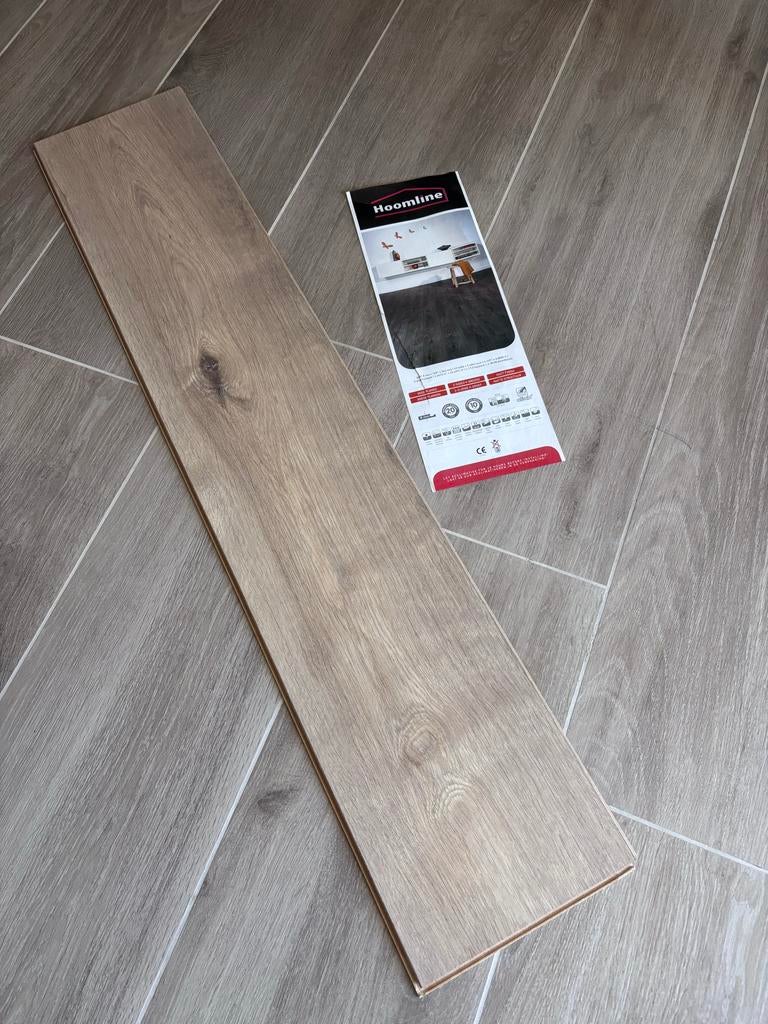 Hoomline clicklaminaat met V-groef en ondervloer, ca. 30m2, Ophalen, Gebruikt, 25 tot 50 m², Laminaat