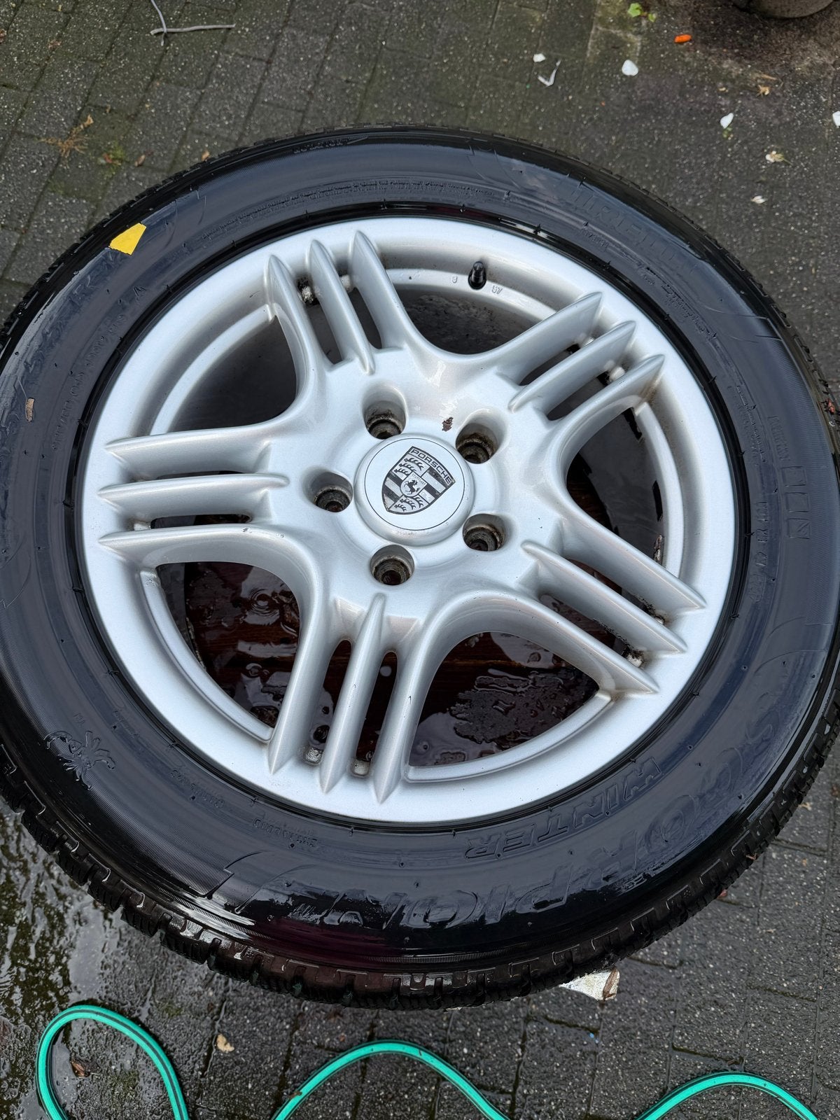 Porsche velgen met winterbanden, Ophalen