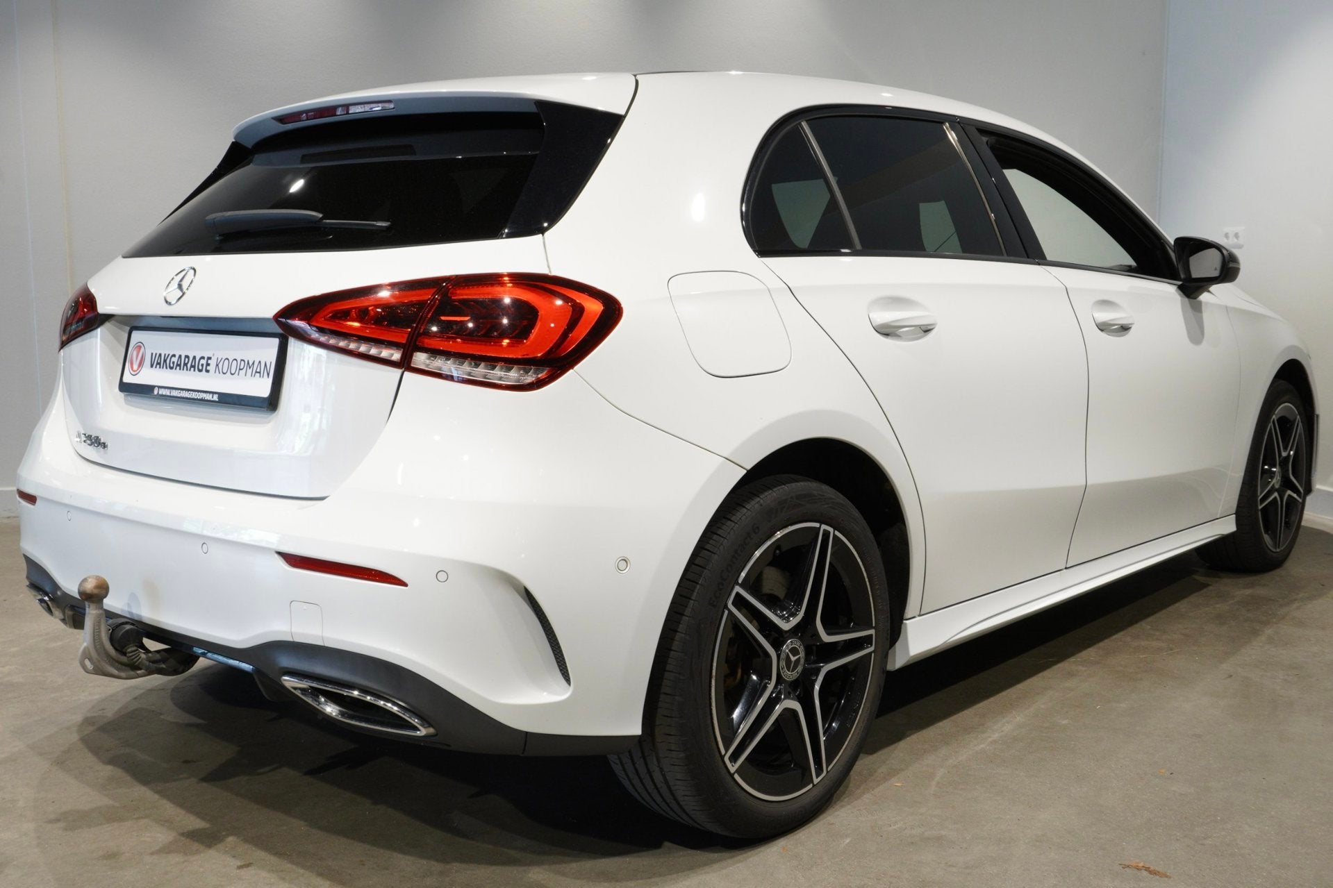 Mercedes-Benz A-klasse 250 e AMG Night Trekhaak/ACC/stoelver, Auto's, Gebruikt, Euro 6, 4 cilinders, 15 kWh