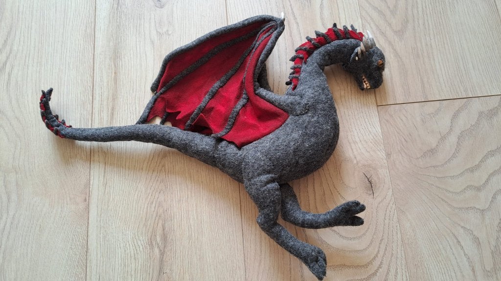 Drogon vilt knuffer, Ophalen of Verzenden, Gebruikt, Overige typen, Wolvilt