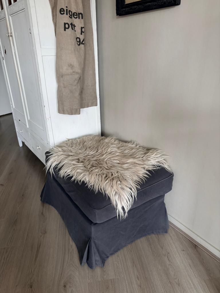 Hoes Ektorp hocker, Huis en Inrichting, Ophalen of Verzenden, Gebruikt, Rechthoekig, 75 tot 100 cm