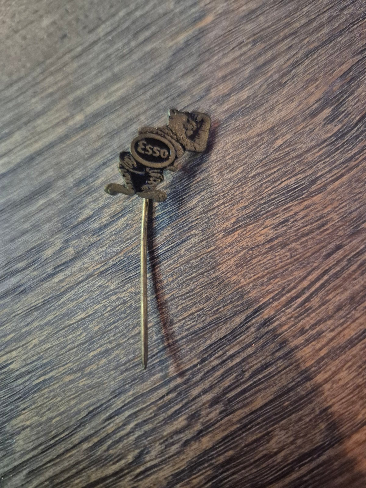 Vintage Esso Speldje - Zeldzaam Verzamelobject, Ophalen of Verzenden