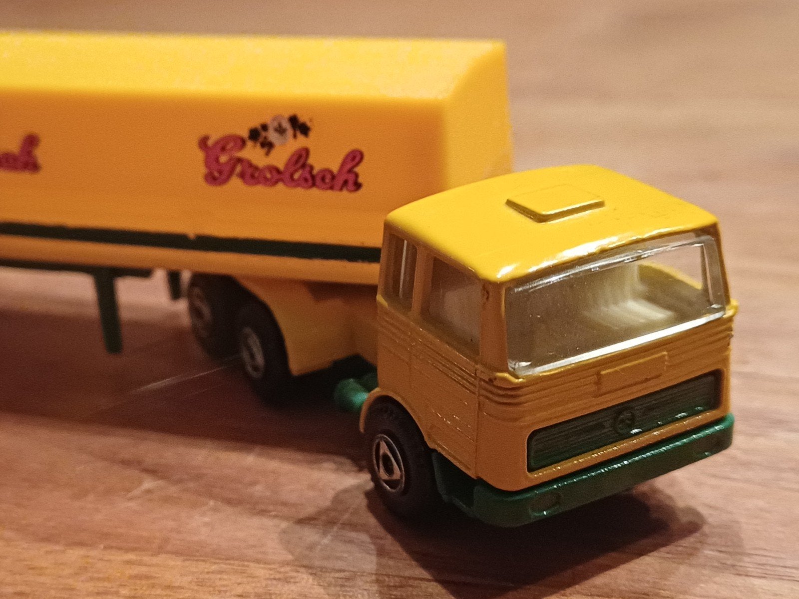 Efsi schaalmodel 1:80 Mercedes trekker met oplegger Grolsch, Ophalen of Verzenden, Zo goed als nieuw, Bus of Vrachtwagen, Efsi