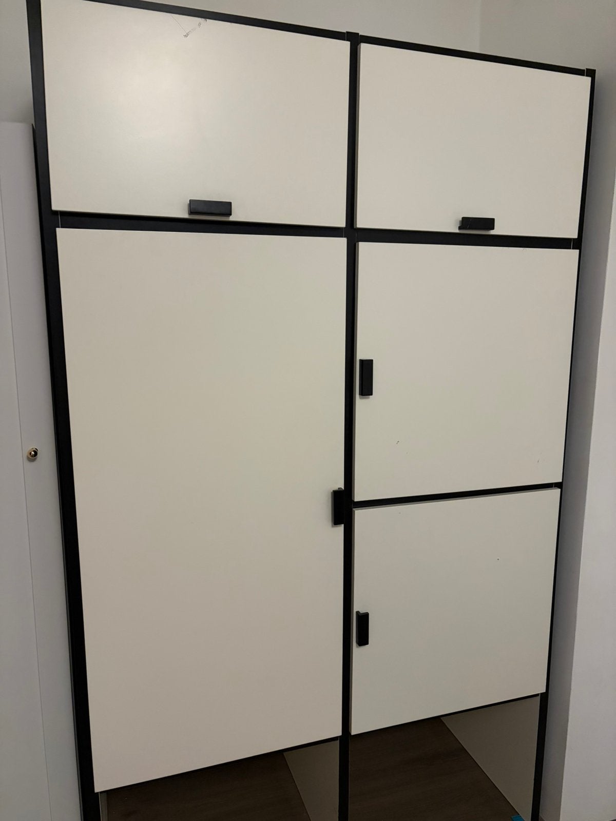 Kledingkast met veel opbergruimte,, Ophalen, 100 tot 150 cm, 200 cm of meer, Zo goed als nieuw