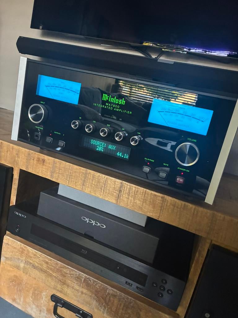 Mcintosch MA 7900, Zo goed als nieuw, 120 watt of meer, Stereo, Ophalen