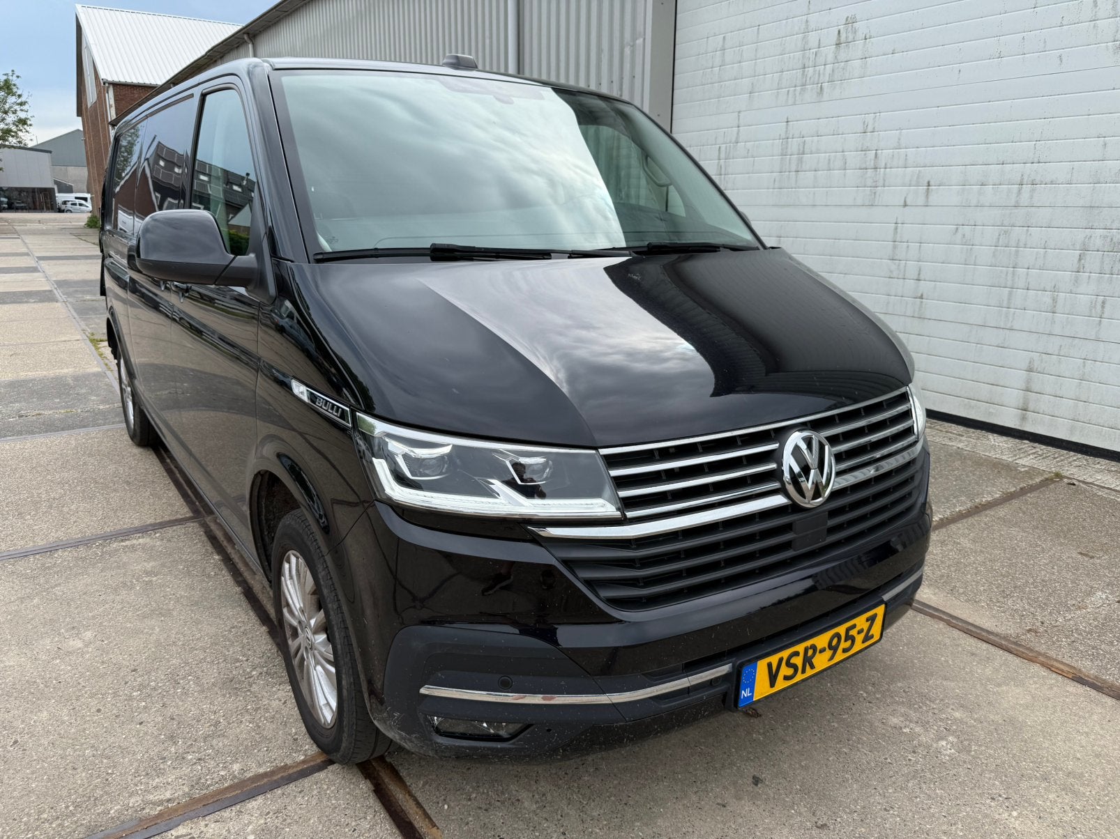 Volkswagen Transporter 2.0 TDI DSG L2H1 Bulli Leer 2022, Overige carrosserieën, Volkswagen, Zwart, Diesel