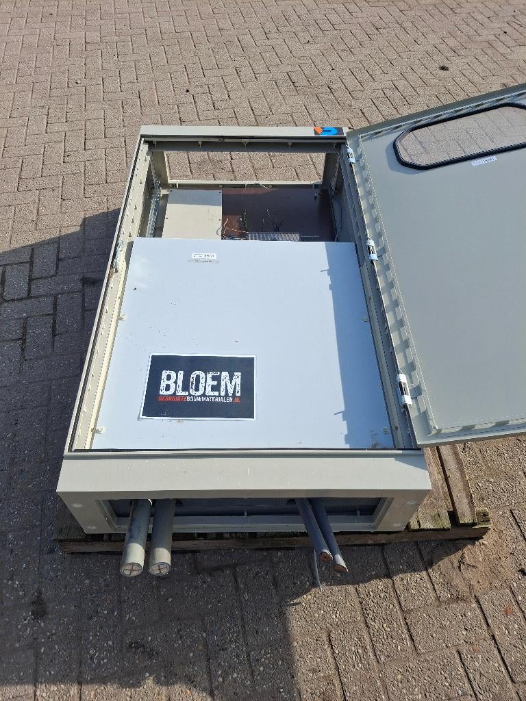 Voedingkast zwaar, Ophalen, Zo goed als nieuw