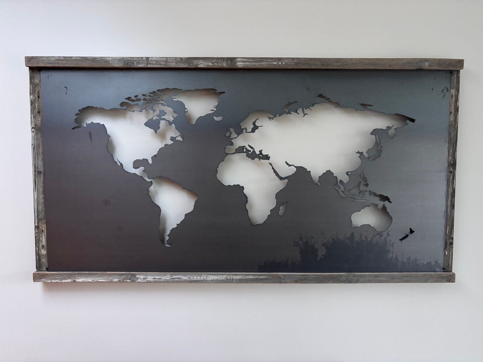 Grote metalen/houten wereldkaart 80x150cm, Ophalen, Overige typen, 125 cm of meer, Zo goed als nieuw