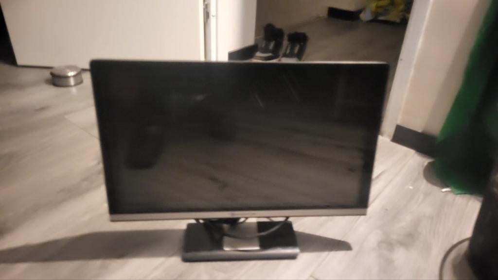 Packard Bell Maestro 222Ws 22 inch monitor, Ophalen