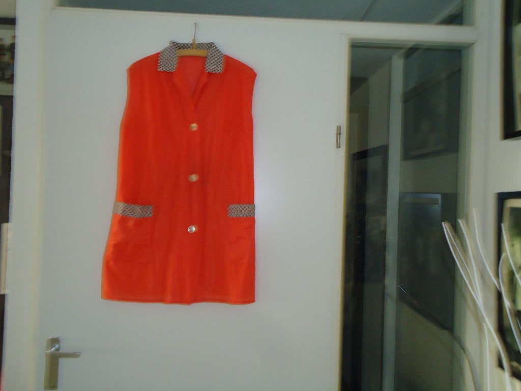 schort mt 40 oranje met zwart, zonder mouwen, Ophalen of Verzenden, Zo goed als nieuw, Overige typen