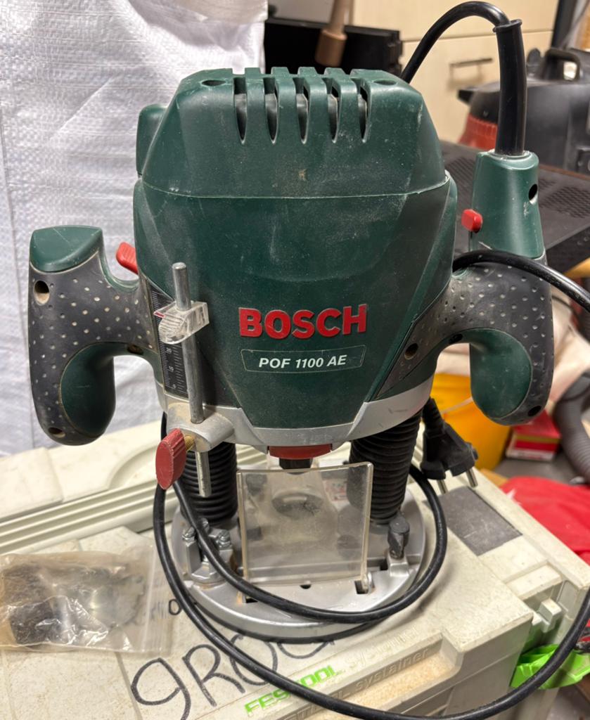 Bosch POF 1100 AE Bovenfrees - Gebruikt, Doe-het-zelf en Verbouw, Ophalen, Gebruikt, Elektrisch, Bovenfrees