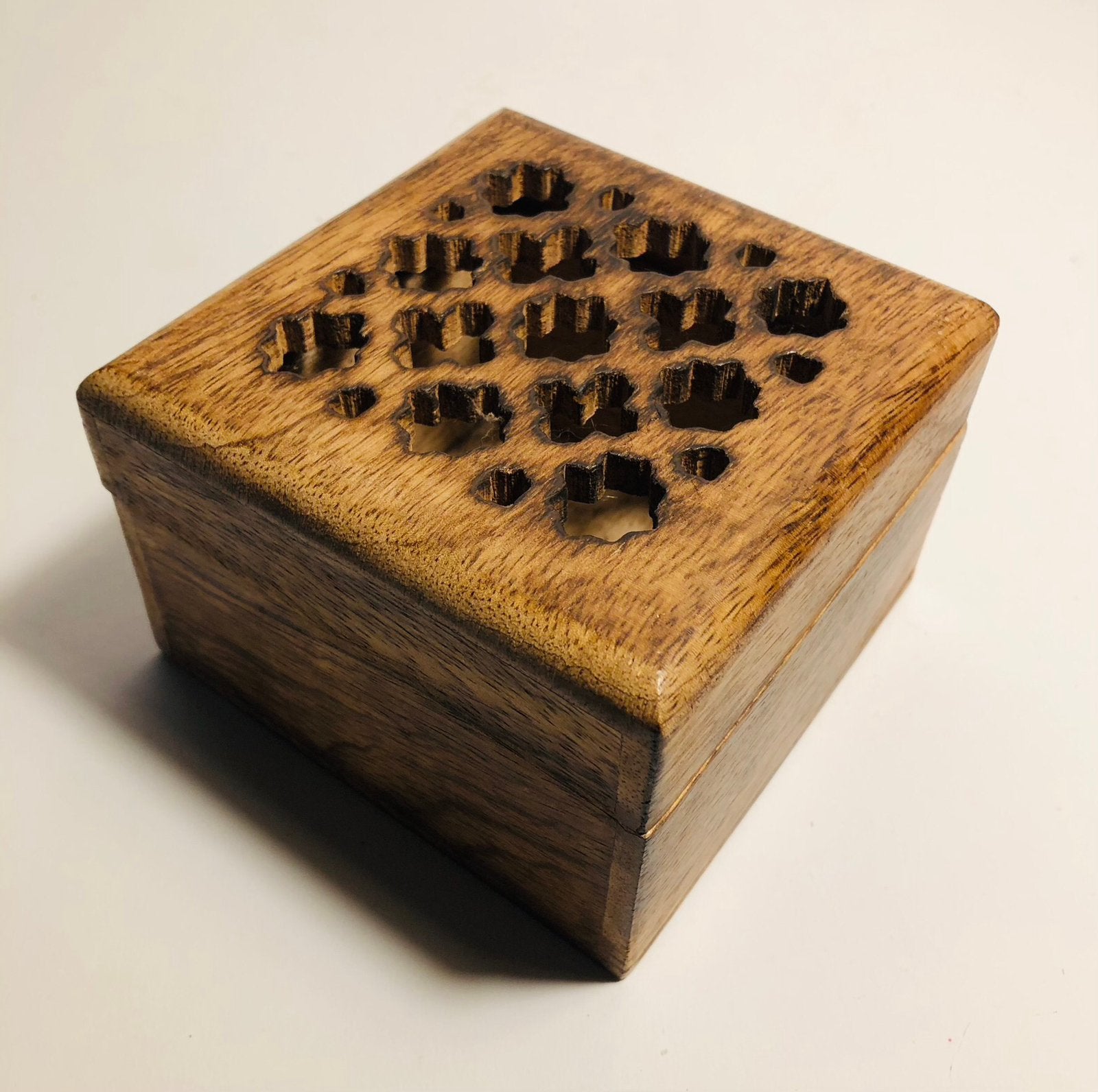 Prachtig bewerkt houten dekseldoosje, Ophalen of Verzenden