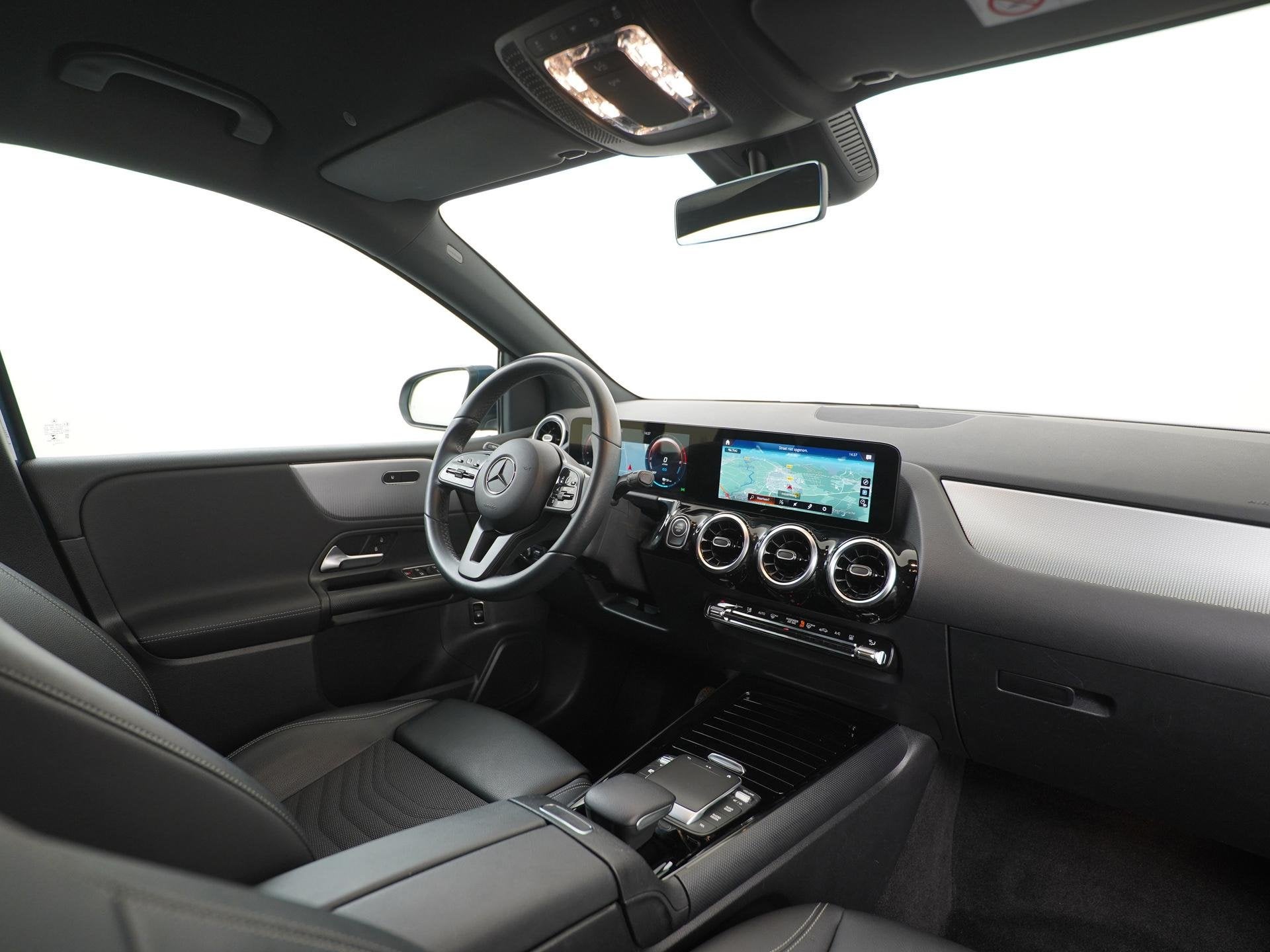 Mercedes-Benz B-klasse 250e Business Style | Widescreen | Ca, Auto's, Mercedes-Benz, Gebruikt, 4 cilinders, Blauw, Leder en Stof