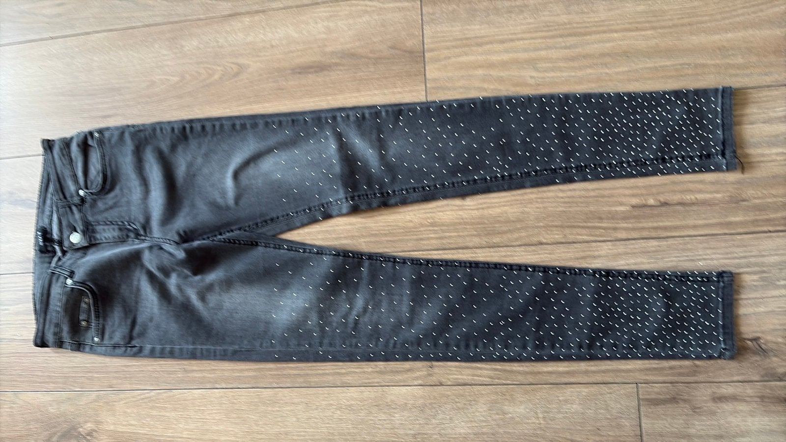 Nikki spijkerbroek grijs mt 28, Kleding | Dames, Ophalen of Verzenden, Zo goed als nieuw, Grijs