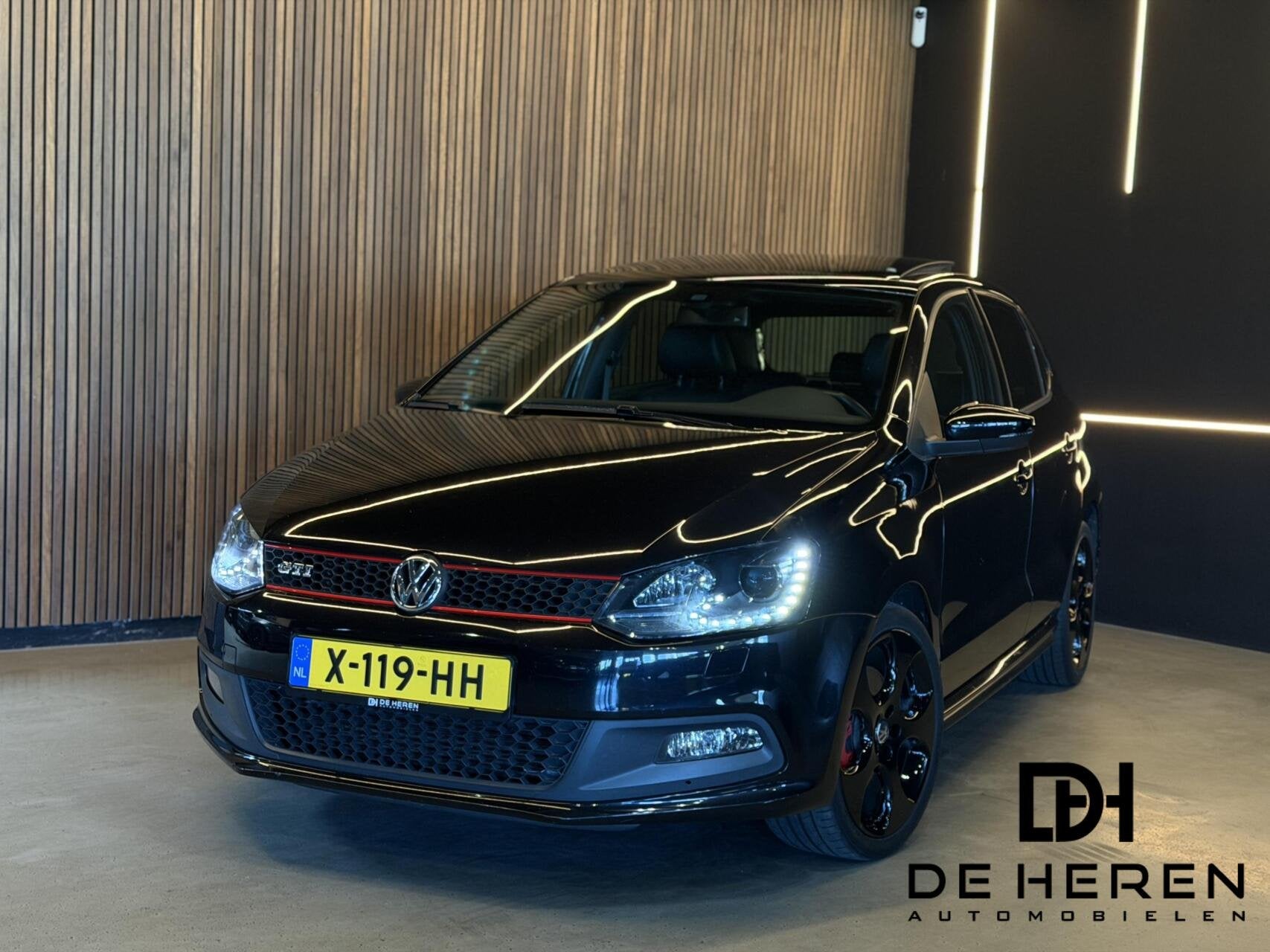 Volkswagen Polo 1.4 TSI GTI Sterrenhemel PANO Stoel verw, Auto's, Euro 5, Zwart, 179 pk, Alcantara