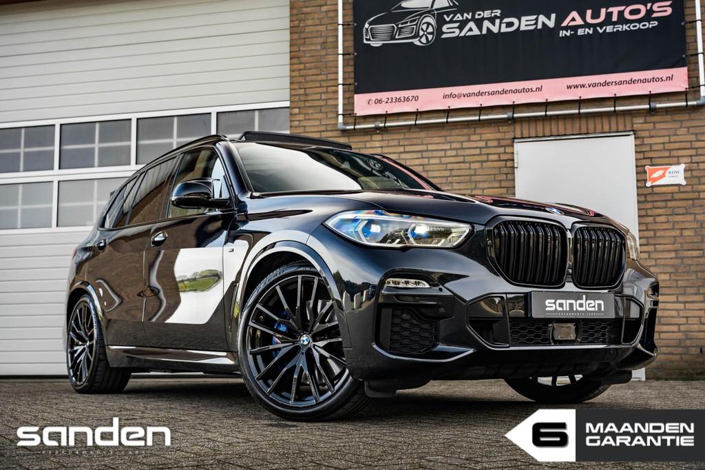 BMW X5 xDrive45e M Sport|CarbonBlack|H/K|Massage|Luchtv|Pano, Auto's, BMW, 394 pk, Verwarming stoelen achter, Zwart, Leder
