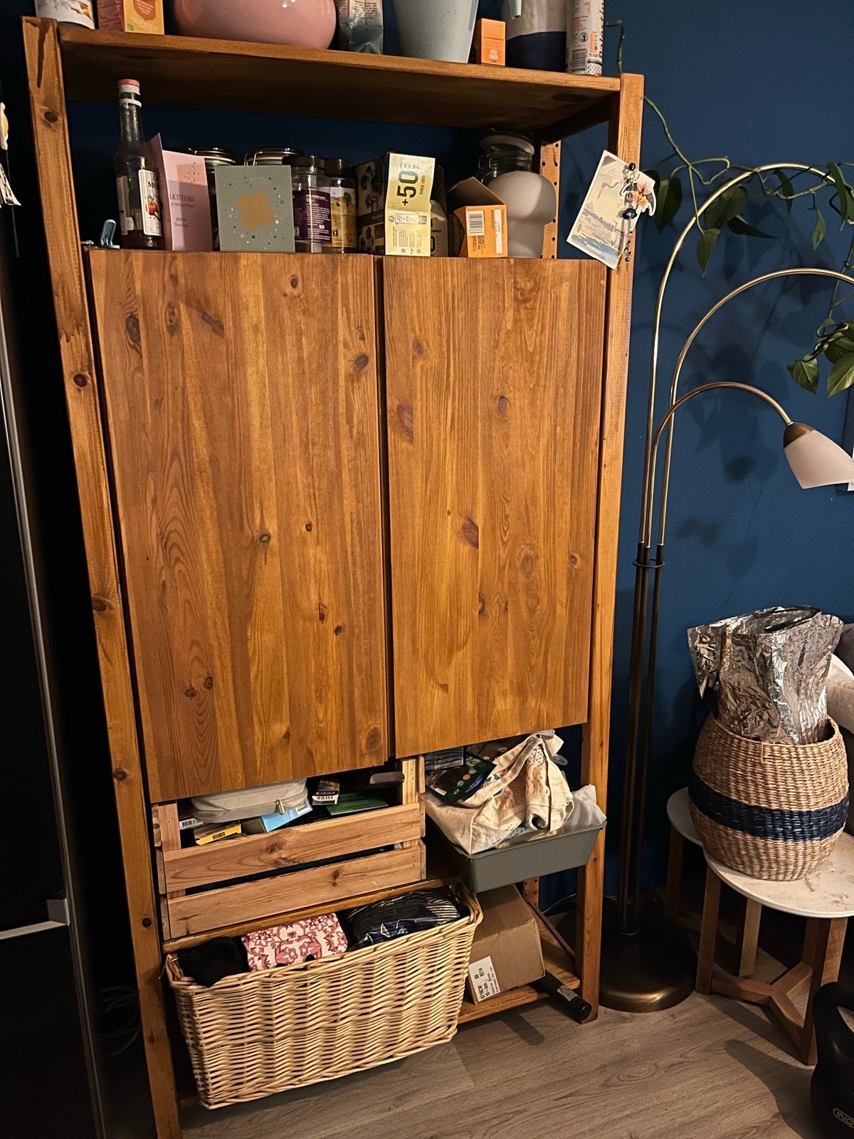 Houten kast met deuren en open vakken, Ophalen, Gebruikt