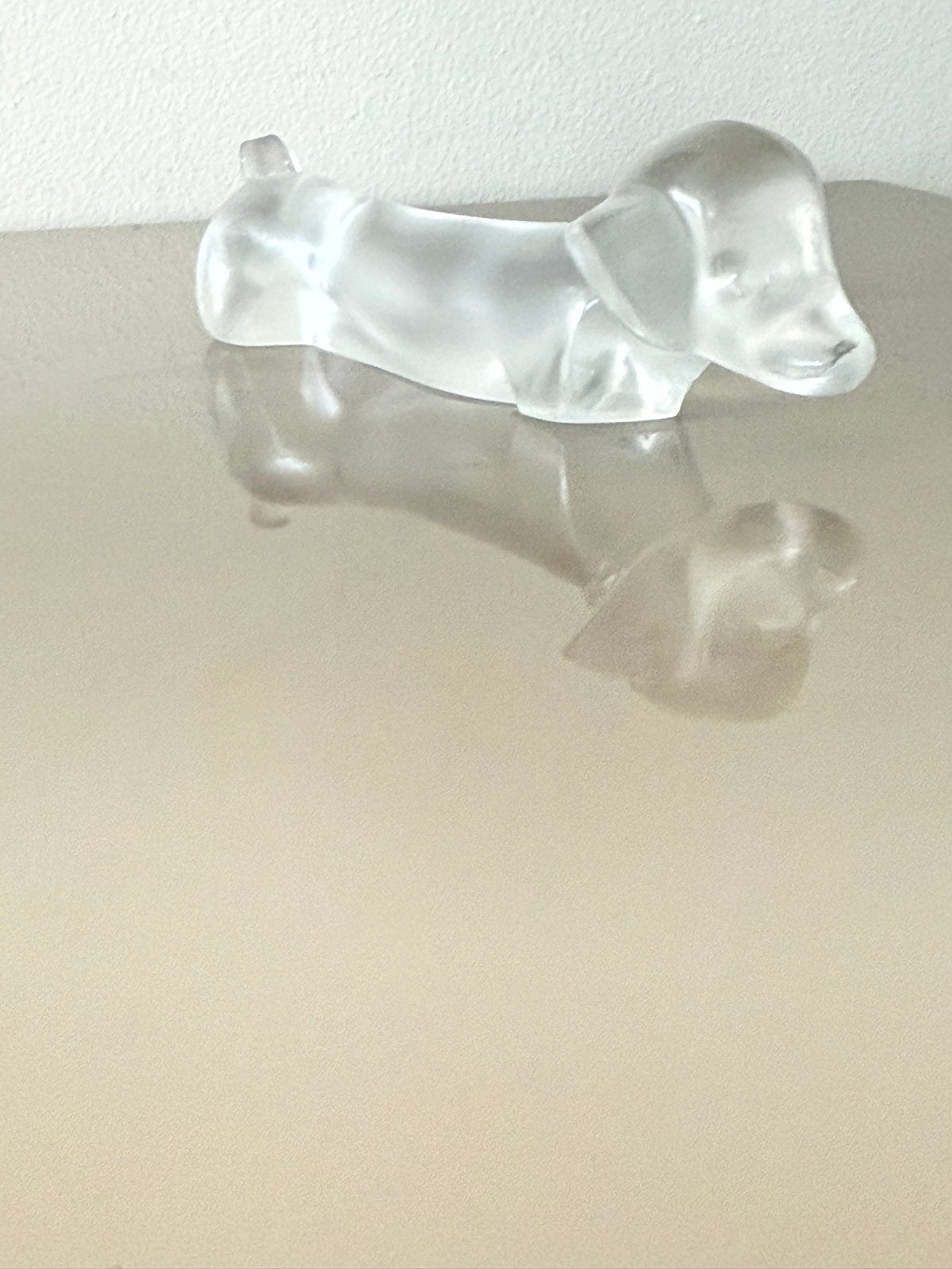 Leerdam Glas Mat Taks Hondje LB Bloch, Antiek en Kunst, Ophalen of Verzenden