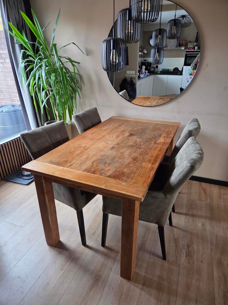 Nette eettafel met 4 knappe stoelen, Huis en Inrichting, Tafels | Eettafels, Ophalen