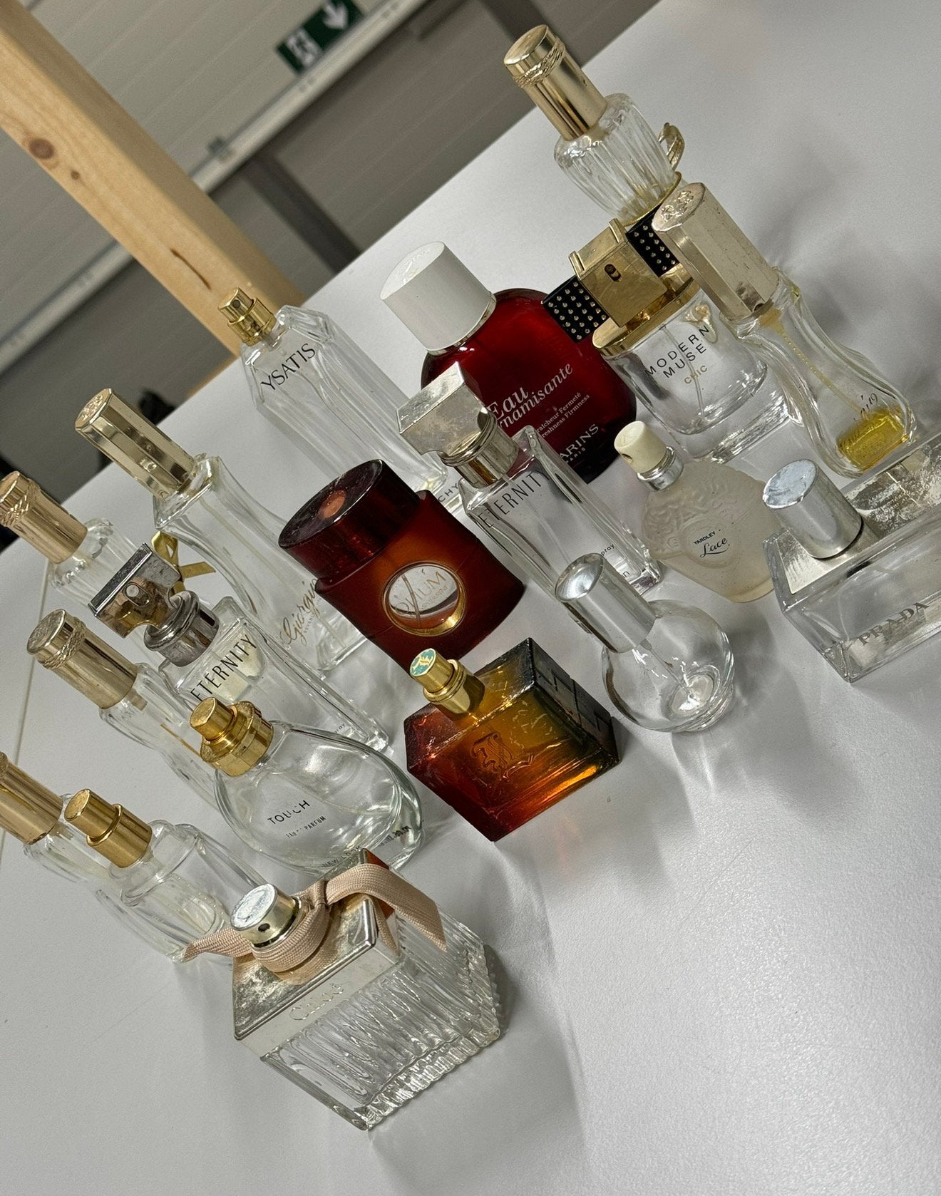 21 parfum fles flesjes parfumfles parfumflesjes verzameling, Ophalen of Verzenden, Zo goed als nieuw, H, H