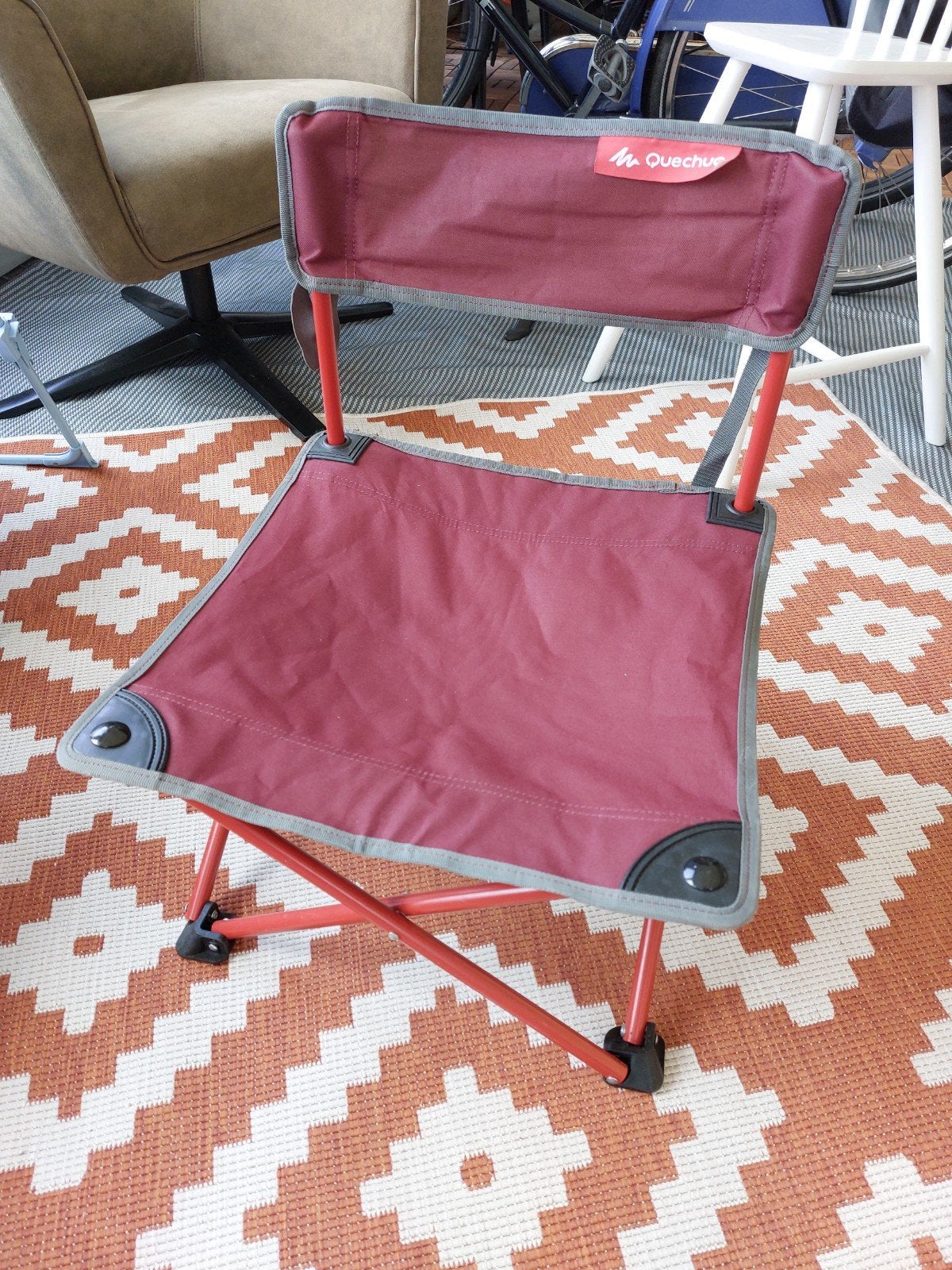 Quechua opvouwbare (kinder)campingstoel - rood, Ophalen of Verzenden, Zo goed als nieuw